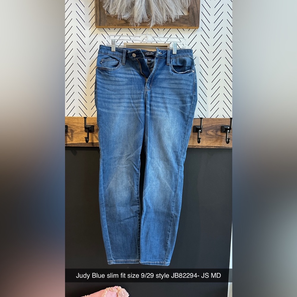 Judy Blue slim fit size 9/29 style JB82294- JS MD
